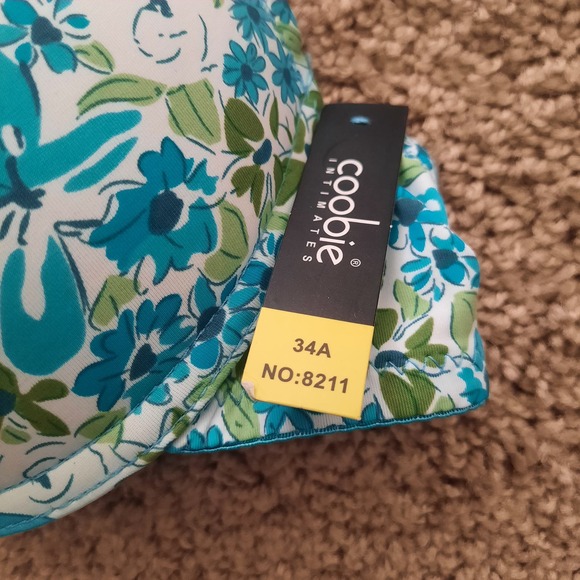 NWT Coobie 34 A Bra..  Padded Underwire, removable straps - Picture 2 of 4